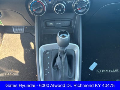 2022 Hyundai Venue SE