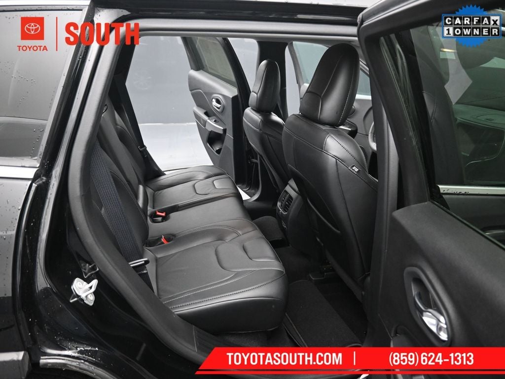 2022 Jeep Cherokee Latitude Lux