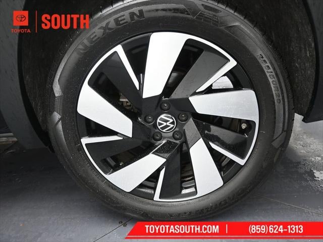 2024 Volkswagen Atlas Cross Sport 2.0T SE w/Technology