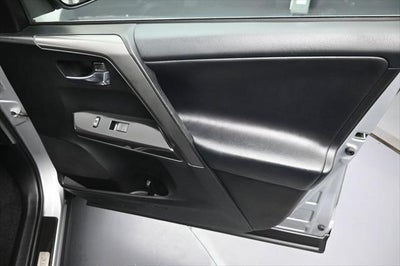 2018 Toyota RAV4 SE