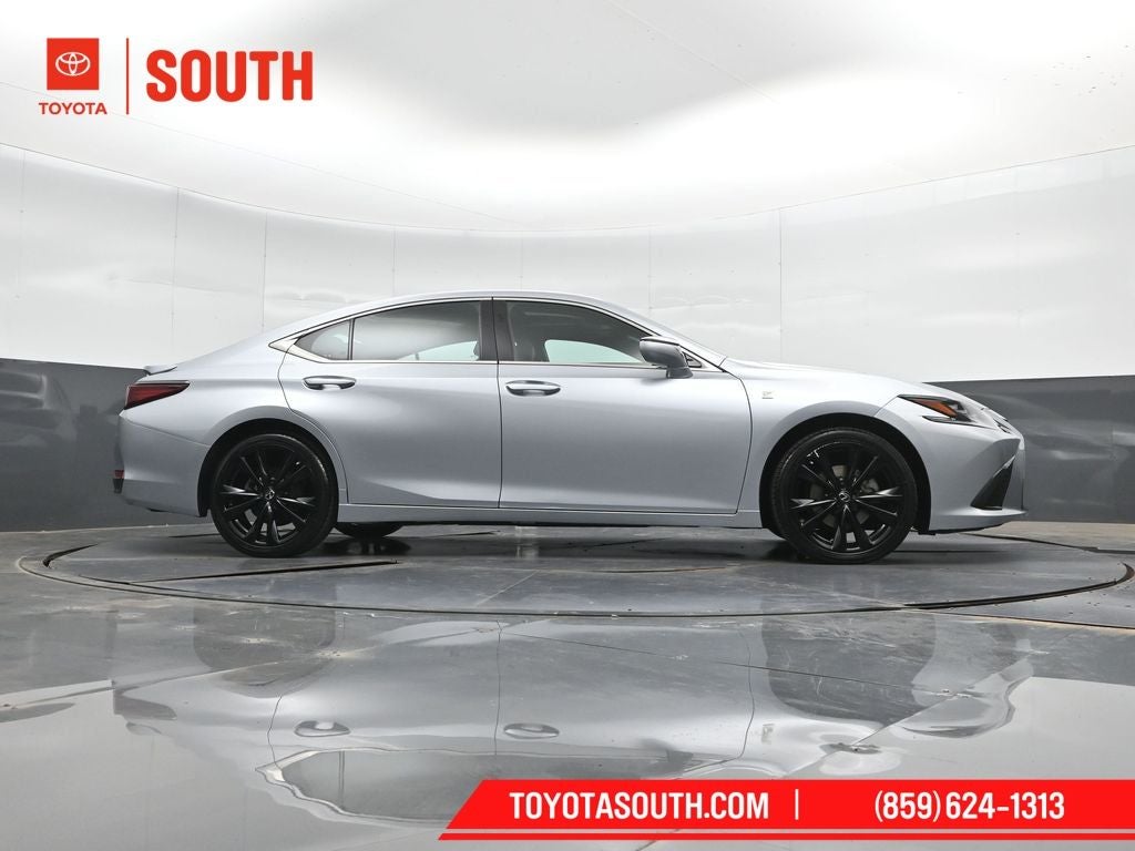 2023 Lexus ES 300h