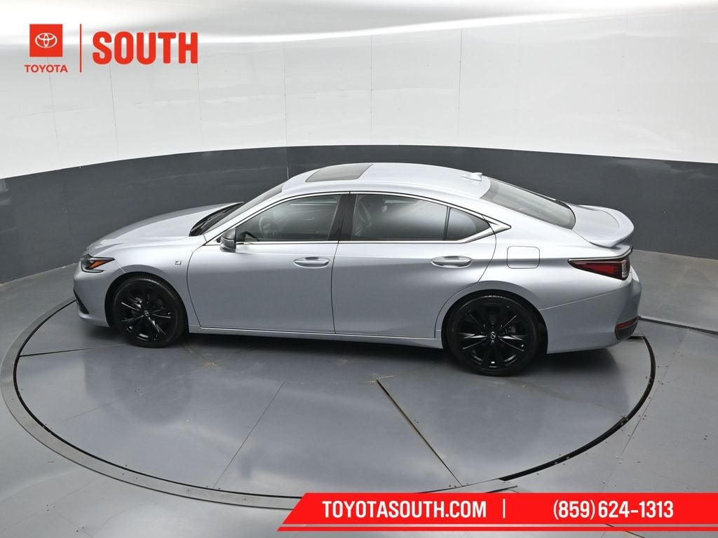 2023 Lexus ES 300h
