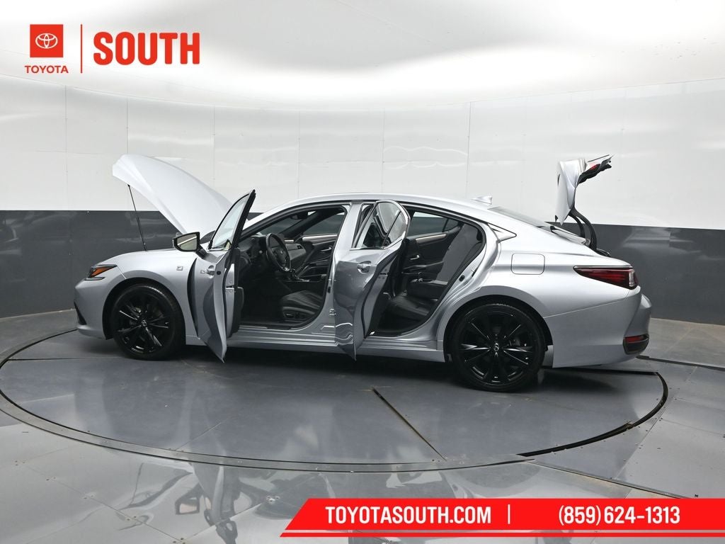2023 Lexus ES 300h
