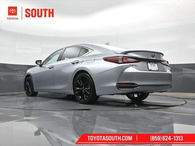 2023 Lexus ES 300h
