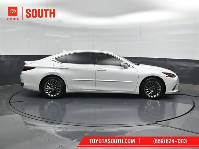2025 Lexus ES 300h Ultra Luxury