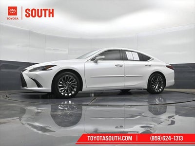 2025 Lexus ES 300h Ultra Luxury