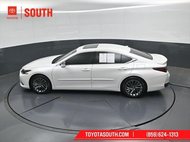 2025 Lexus ES 300h Ultra Luxury