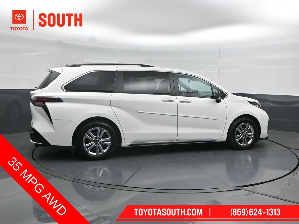 2023 Toyota Sienna XSE 7 Passenger