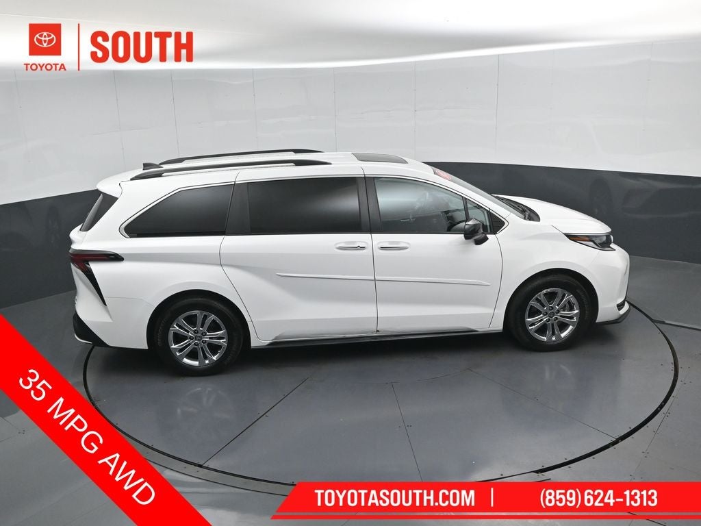 2023 Toyota Sienna XSE 7 Passenger