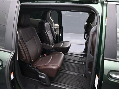 2024 Toyota Sienna Platinum 7 Passenger