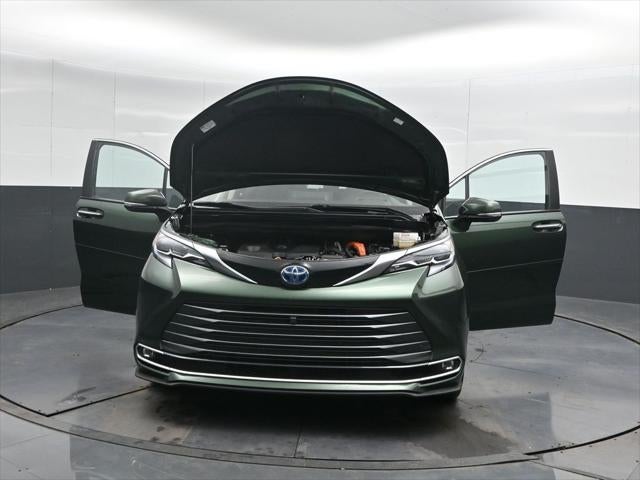 2024 Toyota Sienna Platinum 7 Passenger