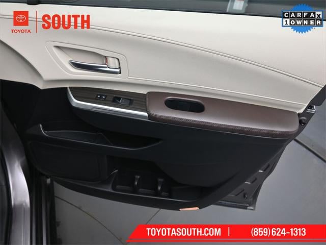 2024 Toyota Sienna Platinum 7 Passenger