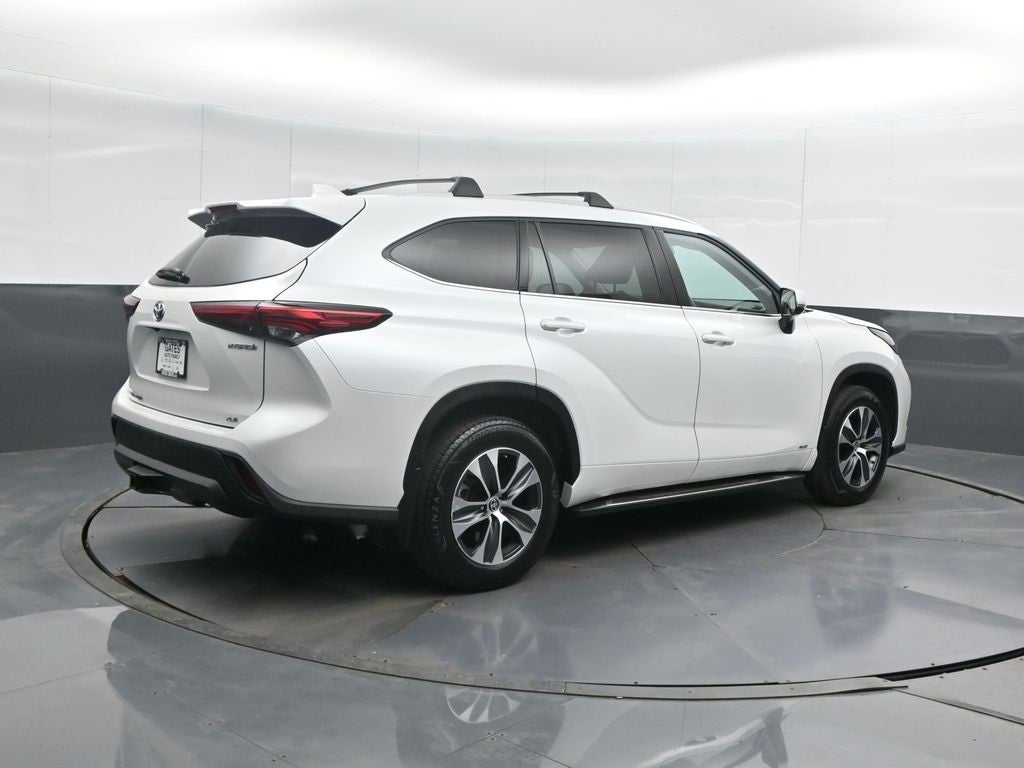 2022 Toyota Highlander Hybrid XLE