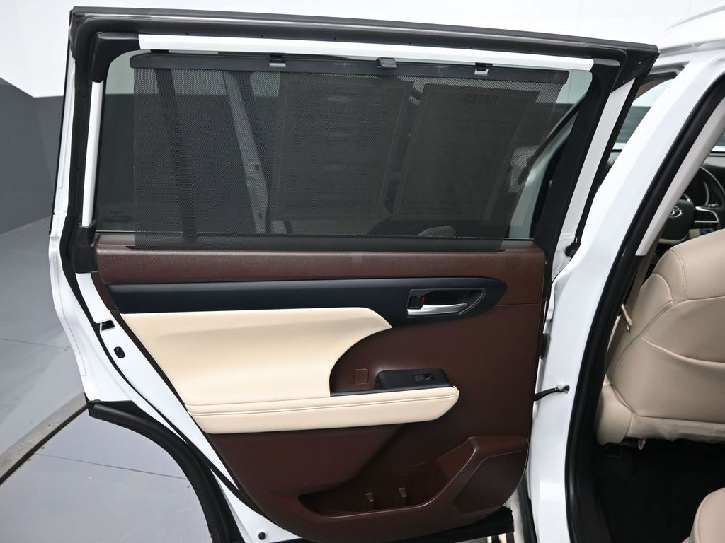 2022 Toyota Highlander Hybrid XLE