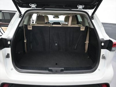 2022 Toyota Highlander Hybrid XLE