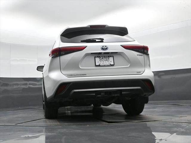 2022 Toyota Highlander Hybrid XLE
