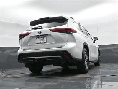 2022 Toyota Highlander Hybrid XLE