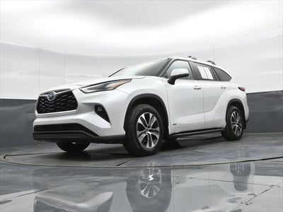 2022 Toyota Highlander Hybrid XLE