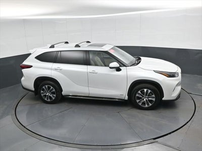 2022 Toyota Highlander Hybrid XLE