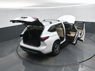 2022 Toyota Highlander Hybrid XLE