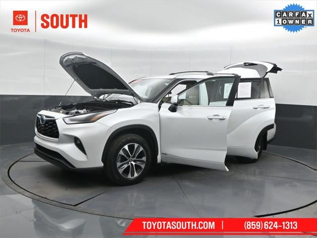 2022 Toyota Highlander Hybrid XLE
