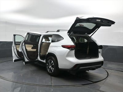 2022 Toyota Highlander Hybrid XLE