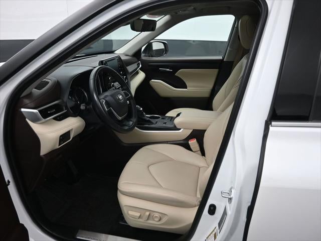 2022 Toyota Highlander Hybrid XLE