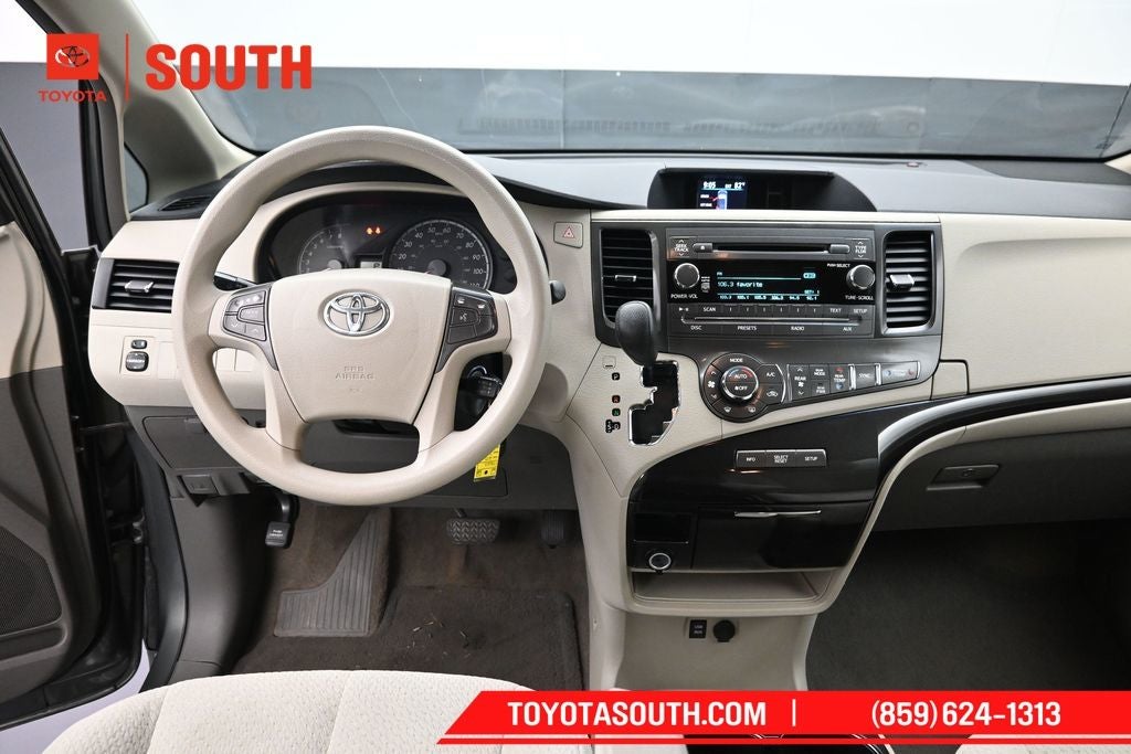 2014 Toyota Sienna LE 7 Passenger