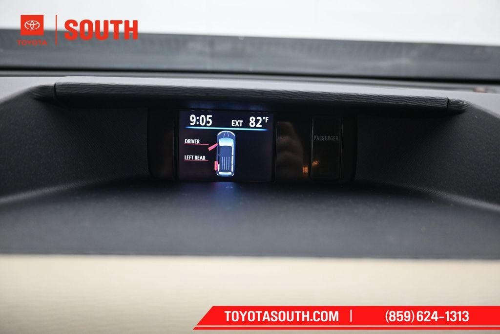 2014 Toyota Sienna LE 7 Passenger