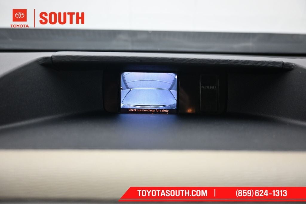 2014 Toyota Sienna LE 7 Passenger