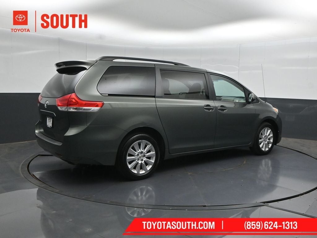 2014 Toyota Sienna LE 7 Passenger