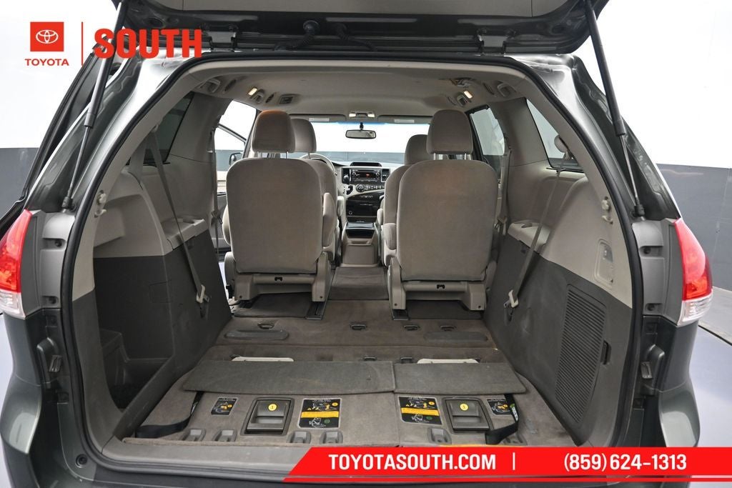 2014 Toyota Sienna LE 7 Passenger