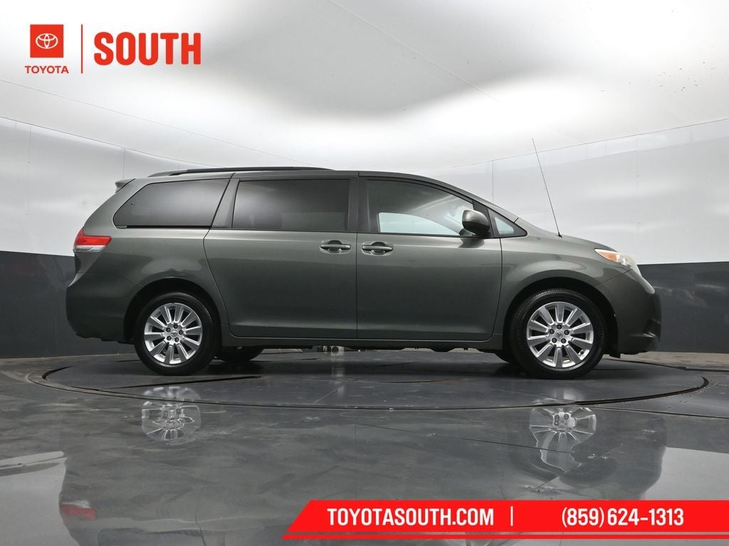 2014 Toyota Sienna LE 7 Passenger