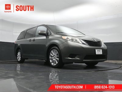 2014 Toyota Sienna LE 7 Passenger