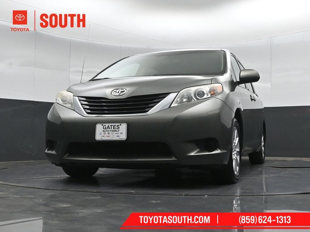 2014 Toyota Sienna LE 7 Passenger