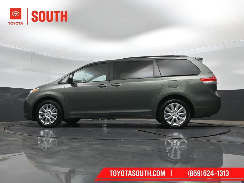 2014 Toyota Sienna LE 7 Passenger