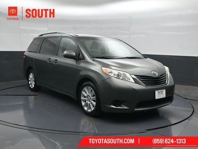 2014 Toyota Sienna LE 7 Passenger