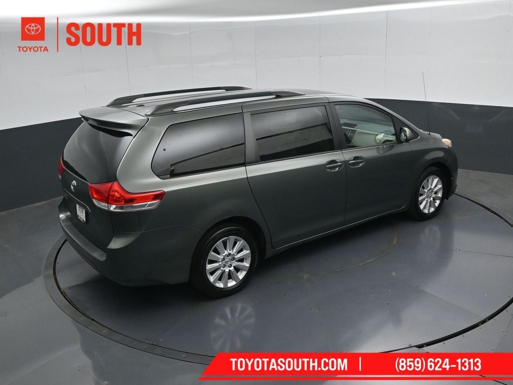 2014 Toyota Sienna LE 7 Passenger