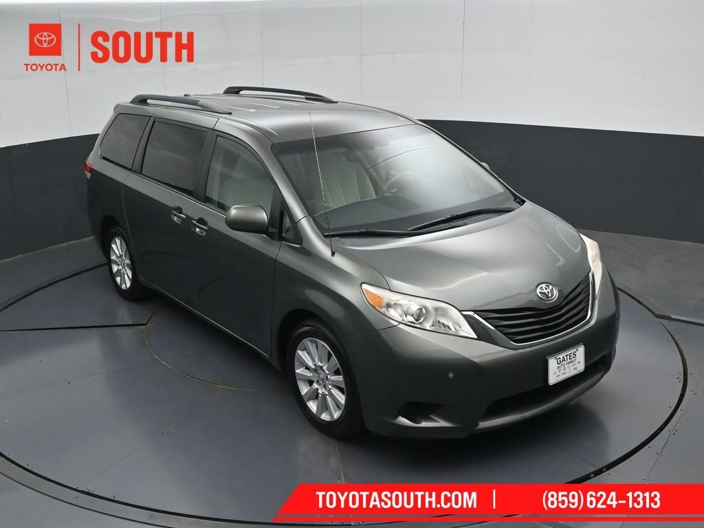 2014 Toyota Sienna LE 7 Passenger