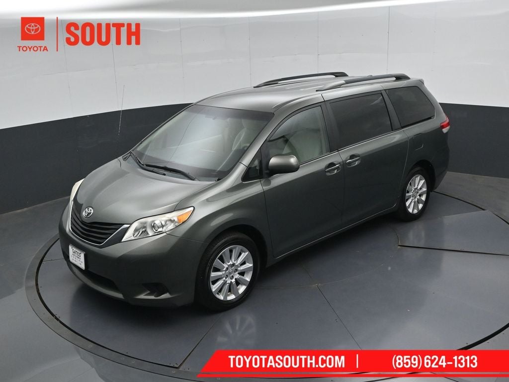 2014 Toyota Sienna LE 7 Passenger