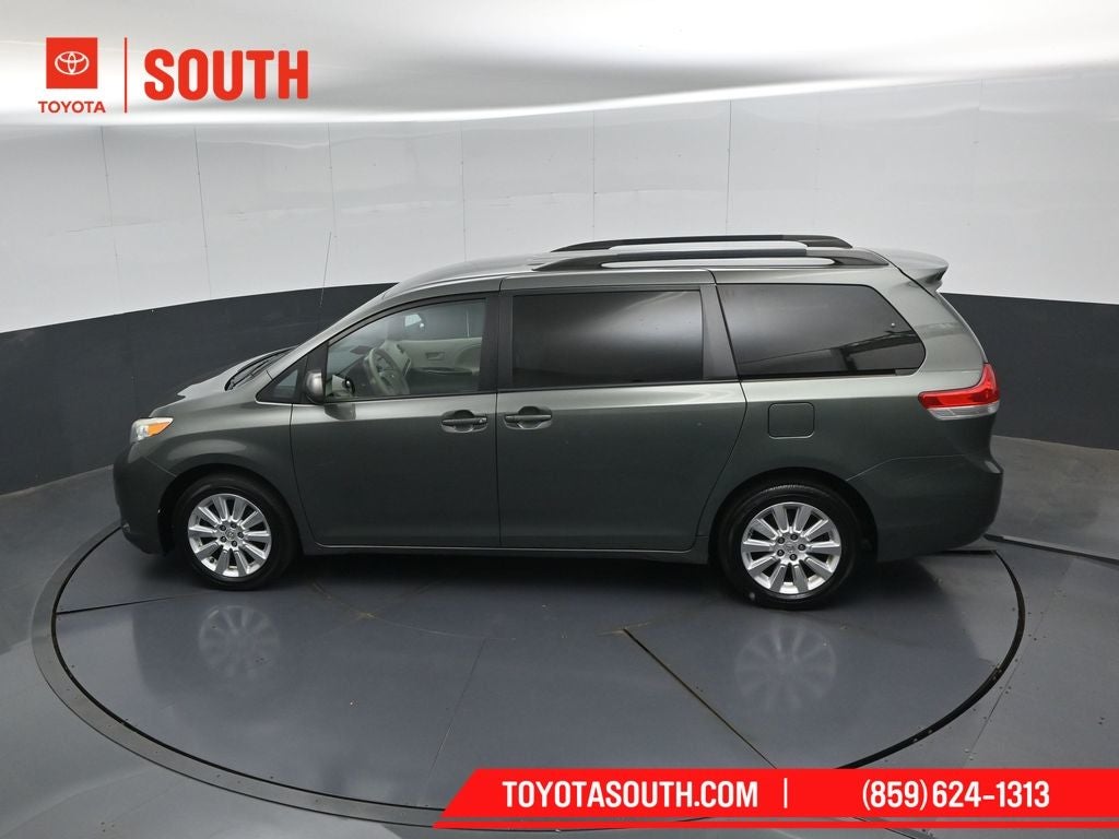2014 Toyota Sienna LE 7 Passenger