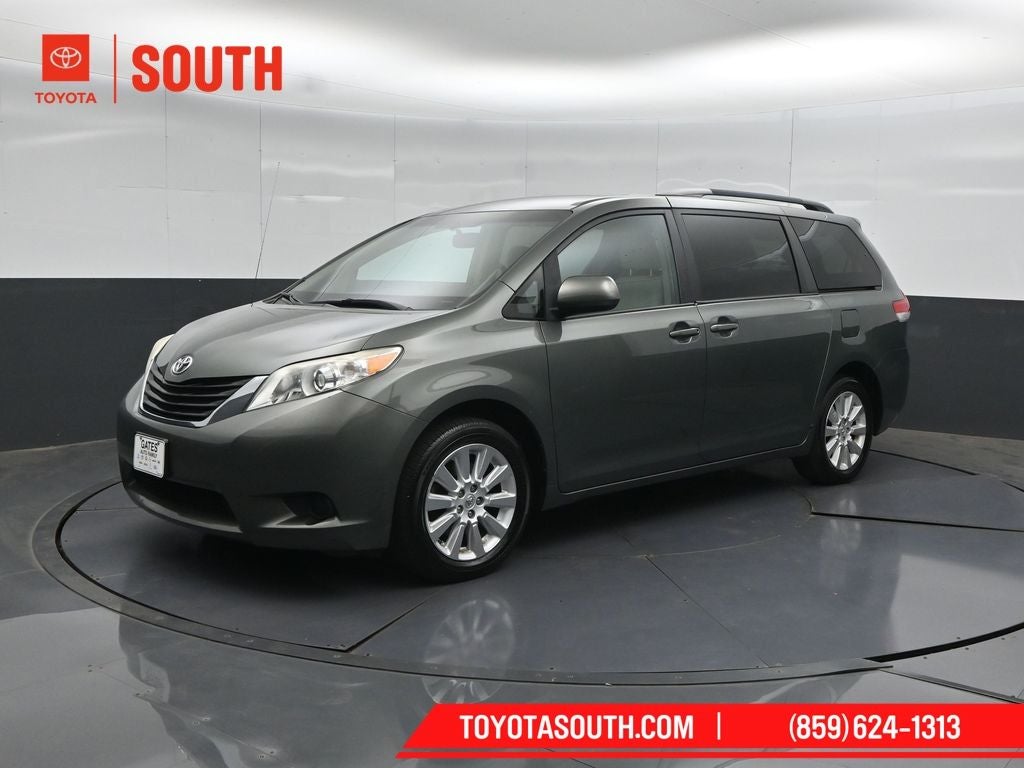 2014 Toyota Sienna LE 7 Passenger