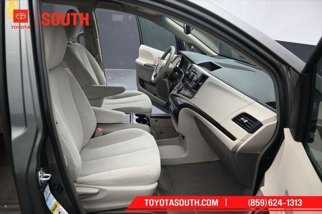 2014 Toyota Sienna LE 7 Passenger