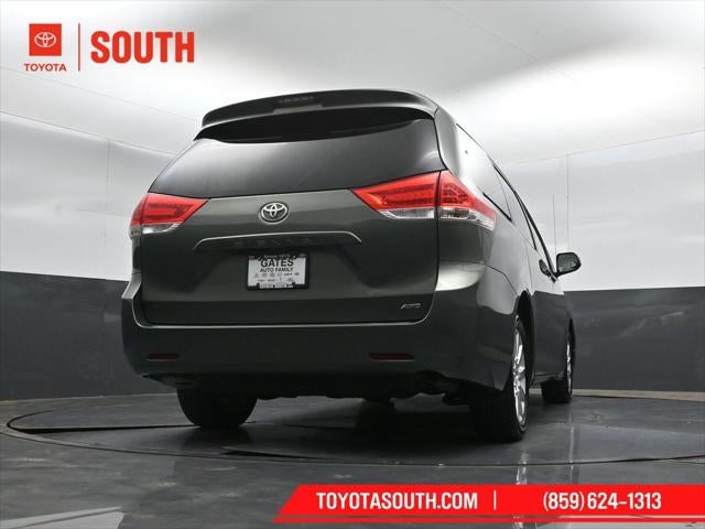 2014 Toyota Sienna LE 7 Passenger