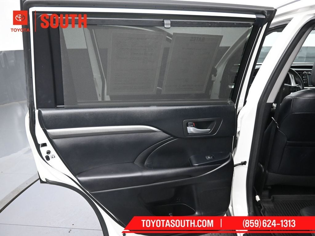 2017 Toyota Highlander SE