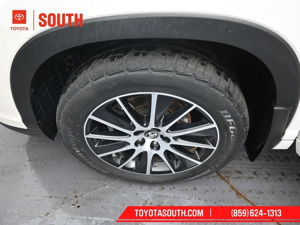 2017 Toyota Highlander SE