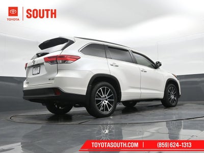 2017 Toyota Highlander SE