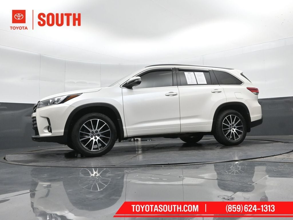 2017 Toyota Highlander SE