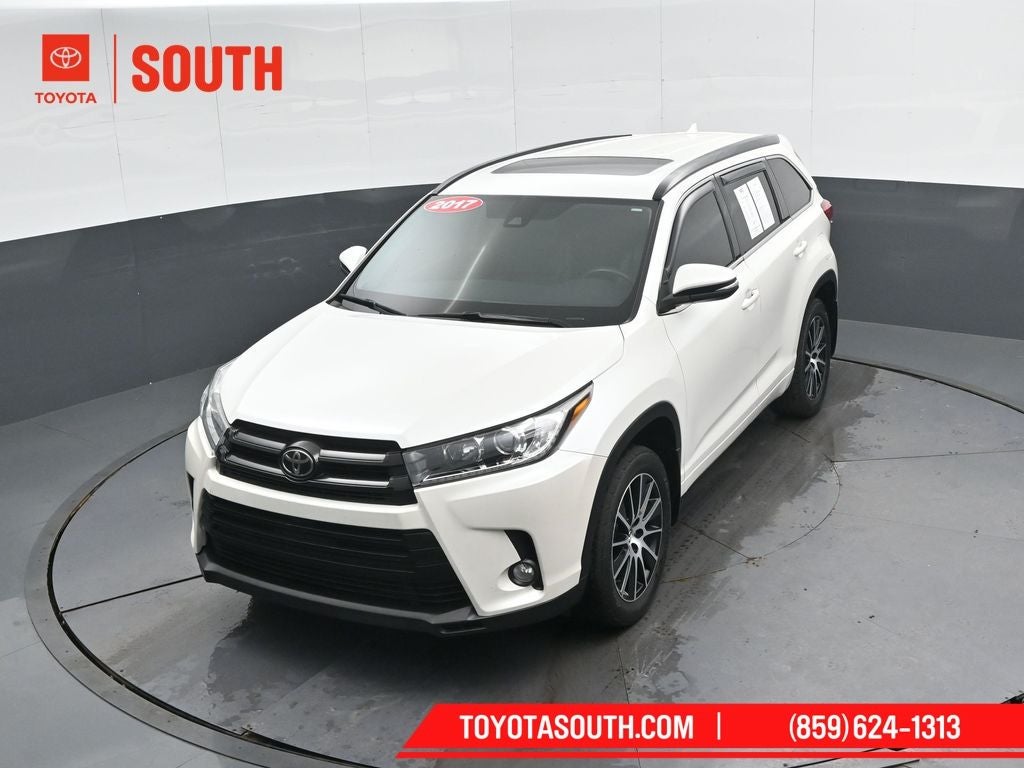 2017 Toyota Highlander SE