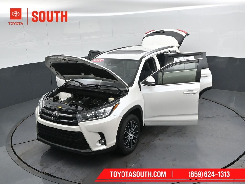 2017 Toyota Highlander SE
